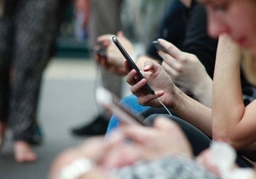 Casi la mitad de los niños andaluces comienza a usar internet antes de los ocho años