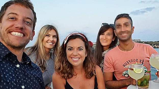 Laura Ballarín, jefa de gabinete de Iratxe García, en un yate con los principales implicados en el Qatargate