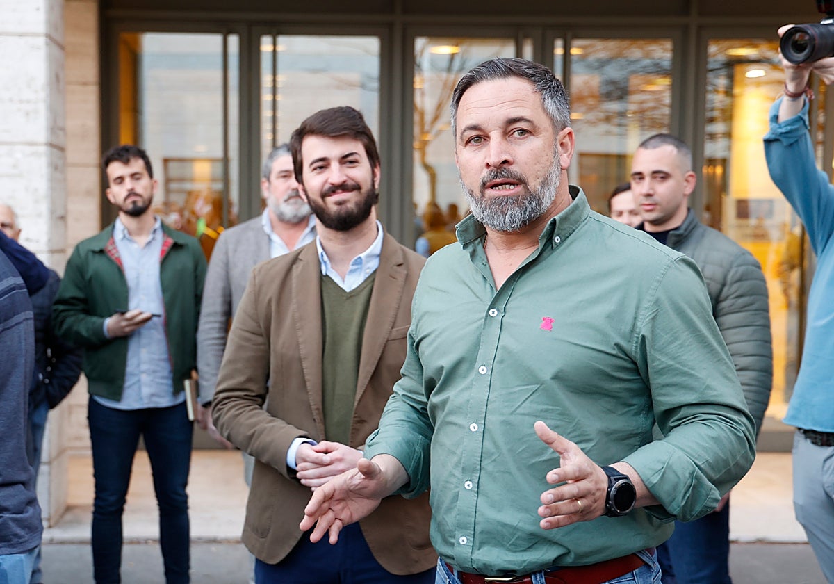 Santiago Abascal, este viernes en Valladolid, junto al vicepresidente de la Junta, Juan García-Gallardo