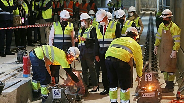 Una de las visitas de la consejera de Fomento, Marifrán Carazo, a las obras del metro