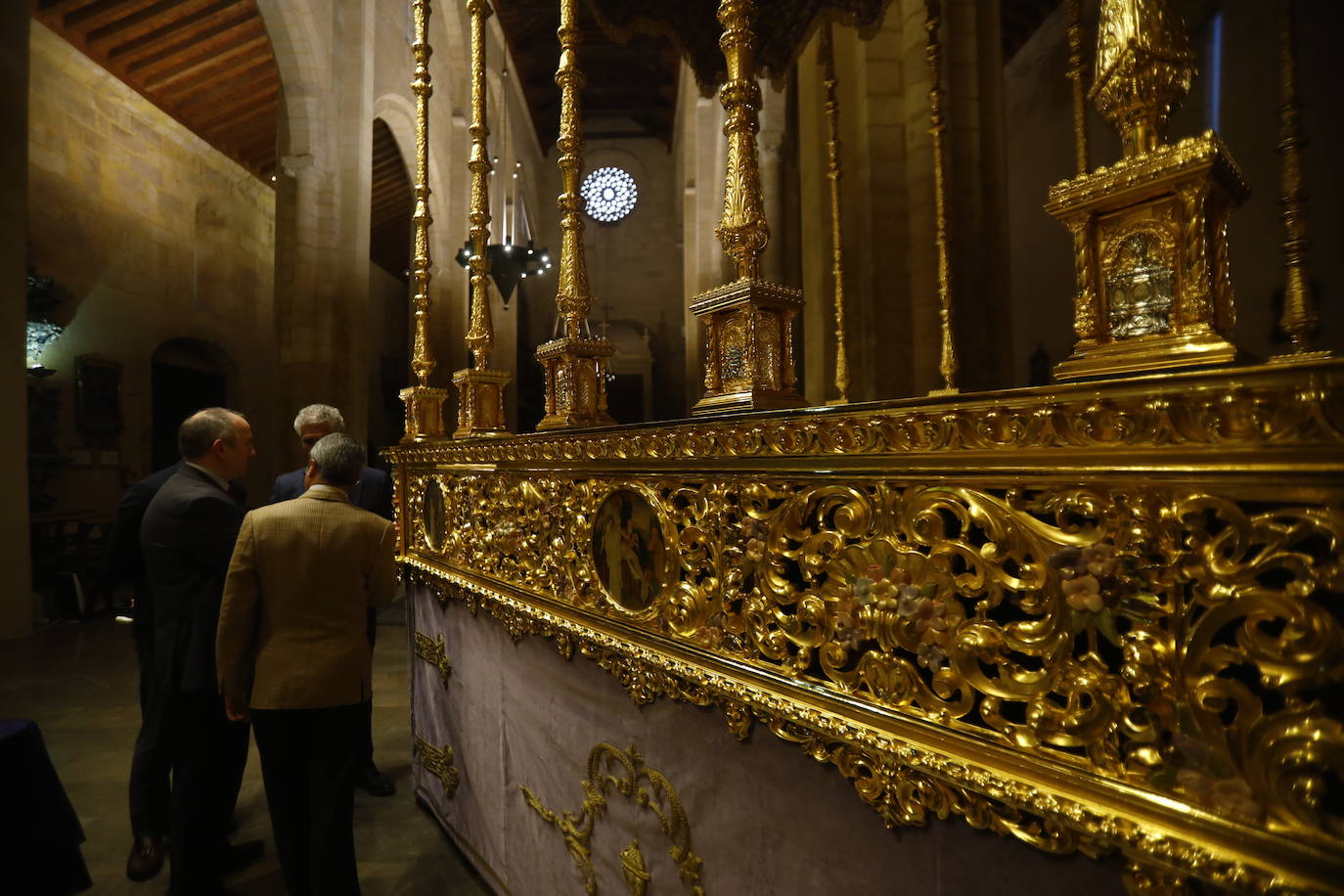 El palio de la Virgen de las Lágrimas de Córdoba tras su reforma, en imágenes