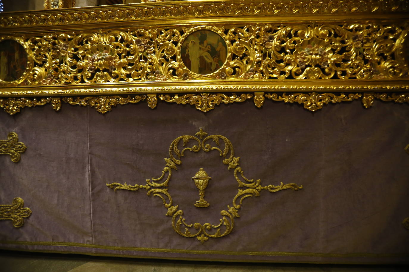 El palio de la Virgen de las Lágrimas de Córdoba tras su reforma, en imágenes