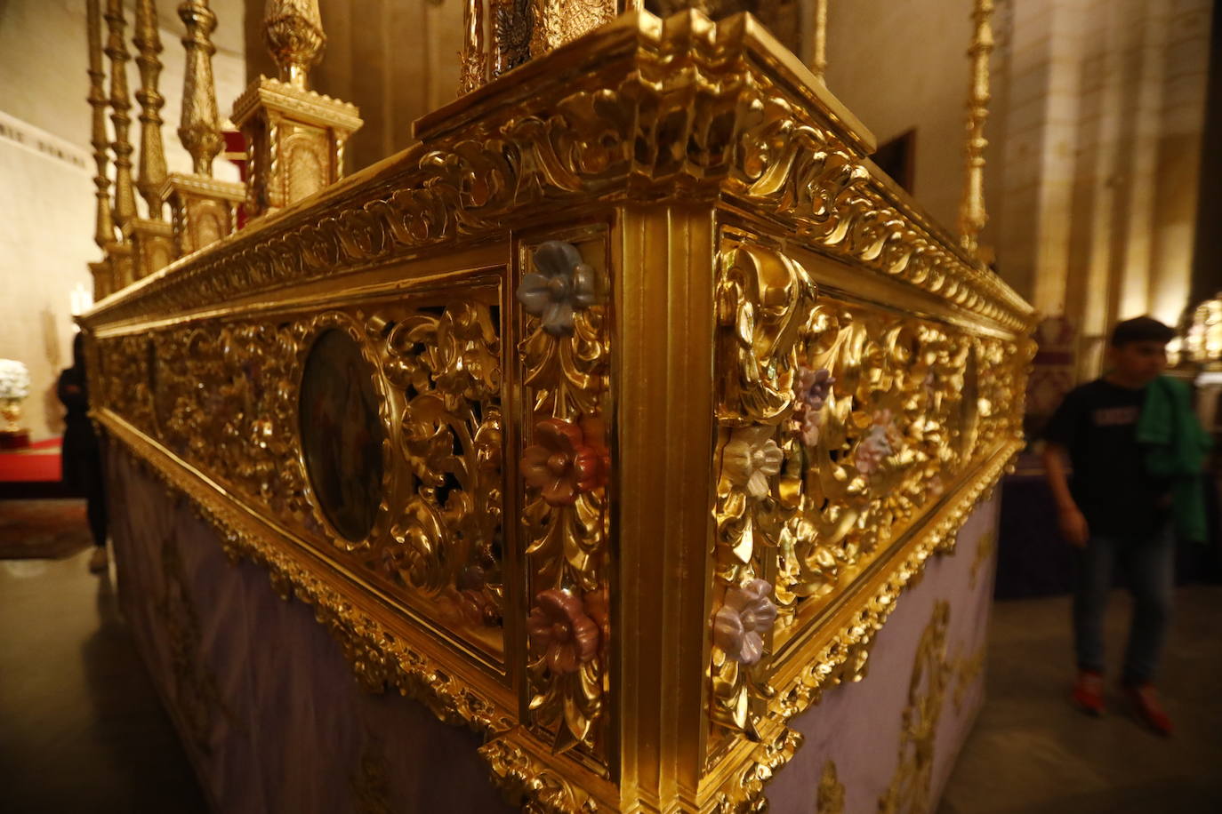 El palio de la Virgen de las Lágrimas de Córdoba tras su reforma, en imágenes