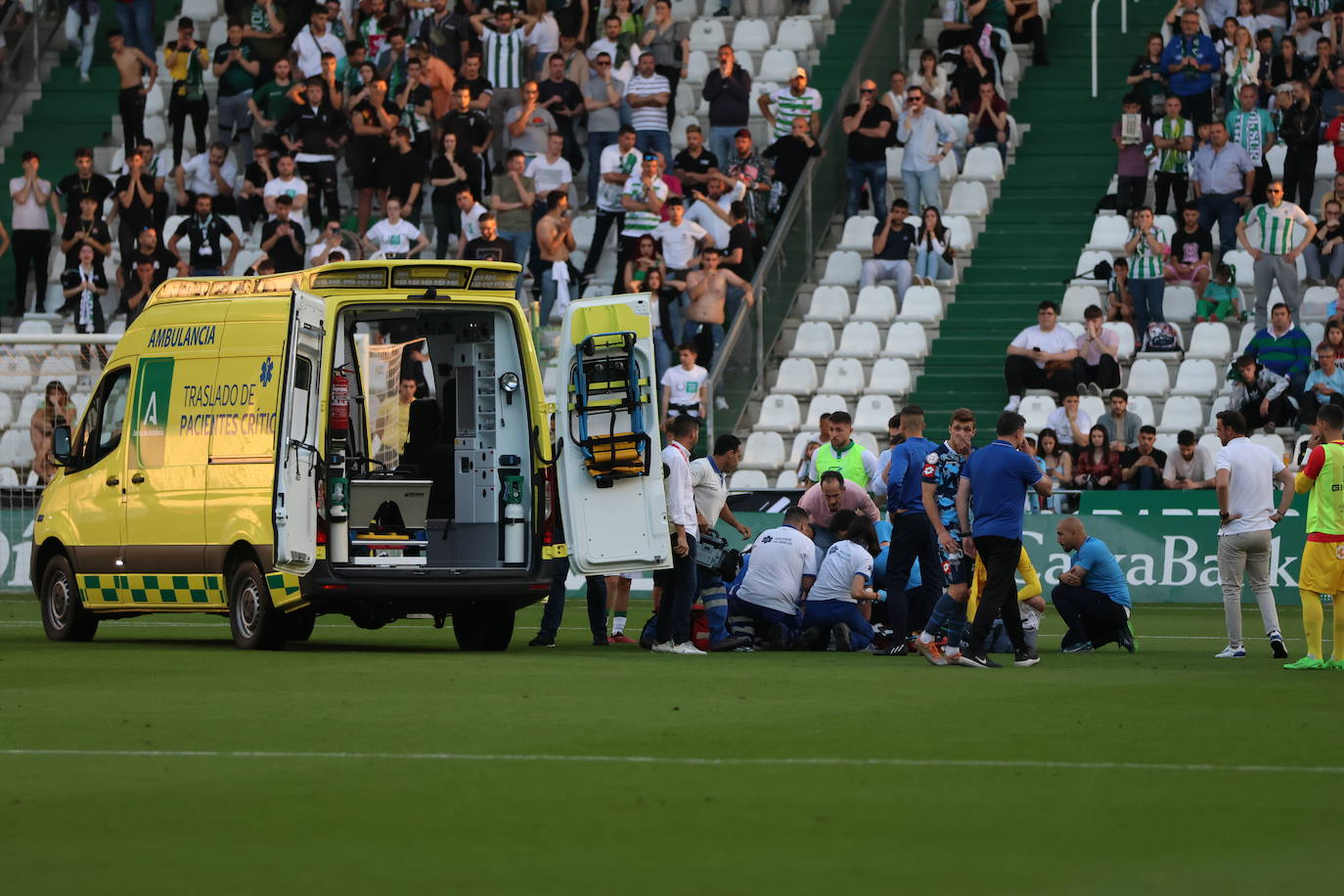 El angustioso desmayo de Gudelj en el Córdoba-Ferrol, en imágenes