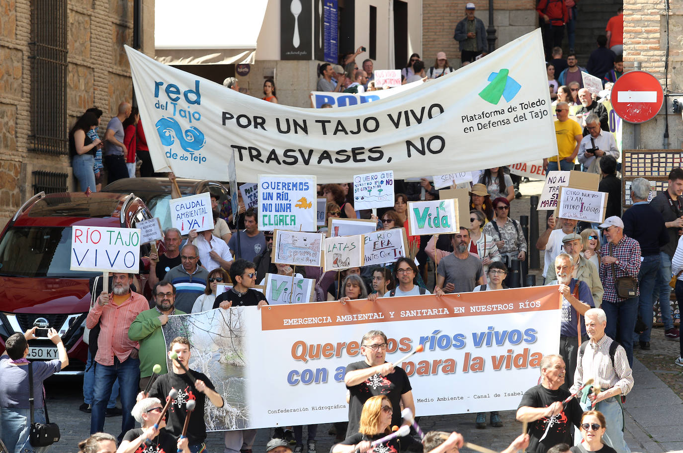 El éxito de la manifestación de Toledo en defensa del Tajo, en imágenes