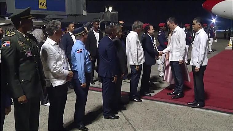 Pedro Sánchez, junto al resto de la delegación de España, a su llegada a Santo Domingo