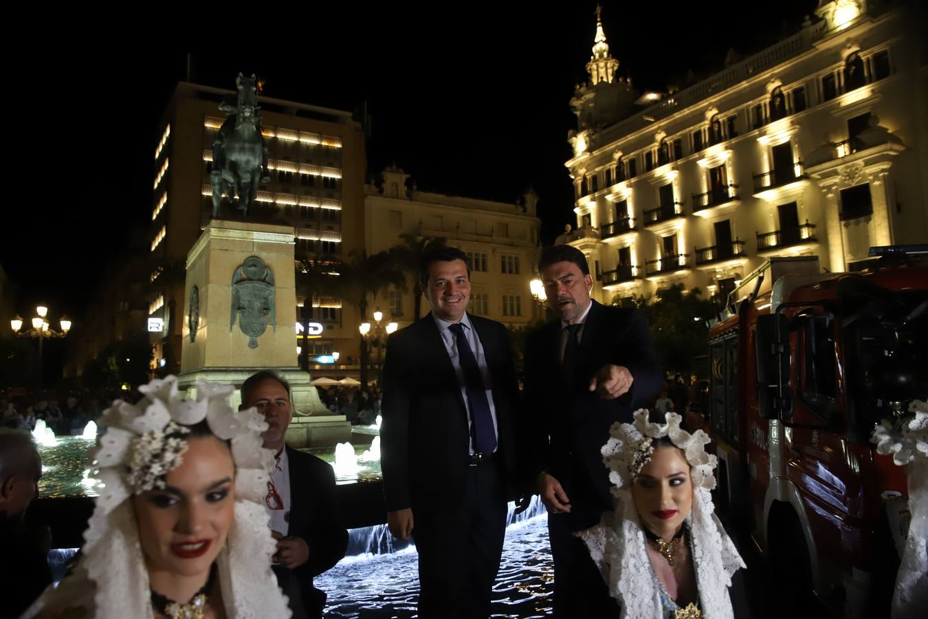 Fotos: Córdoba arde en Las Tendillas con la &#039;cremá&#039; alicantina