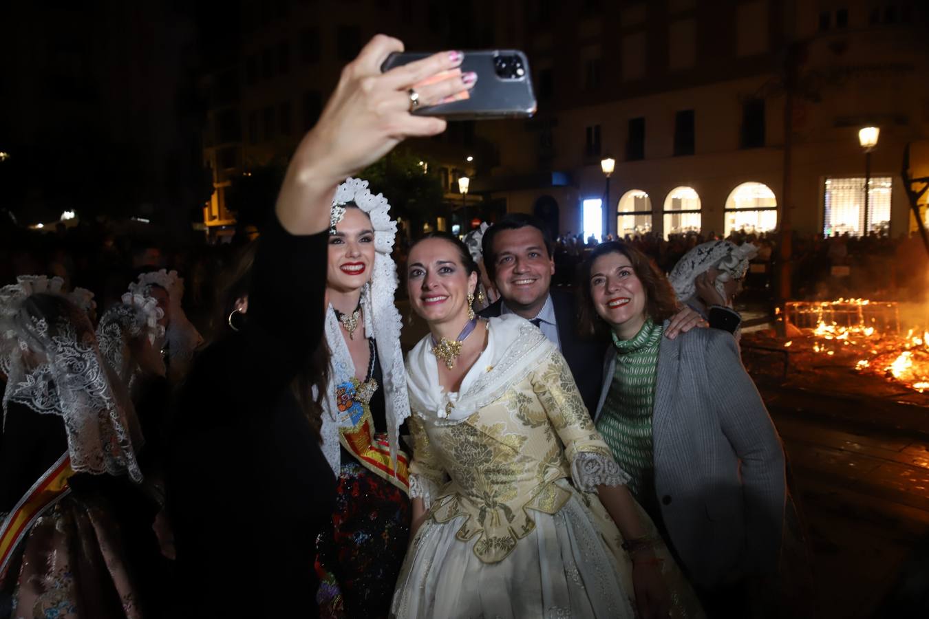 Fotos: Córdoba arde en Las Tendillas con la &#039;cremá&#039; alicantina