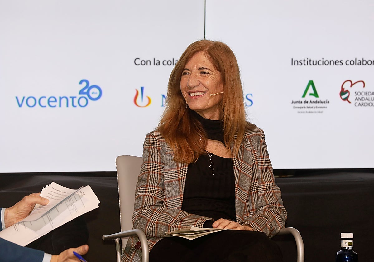 La cardióloga del Hospital Reina Sofía, Dolores Mesa durante un acto