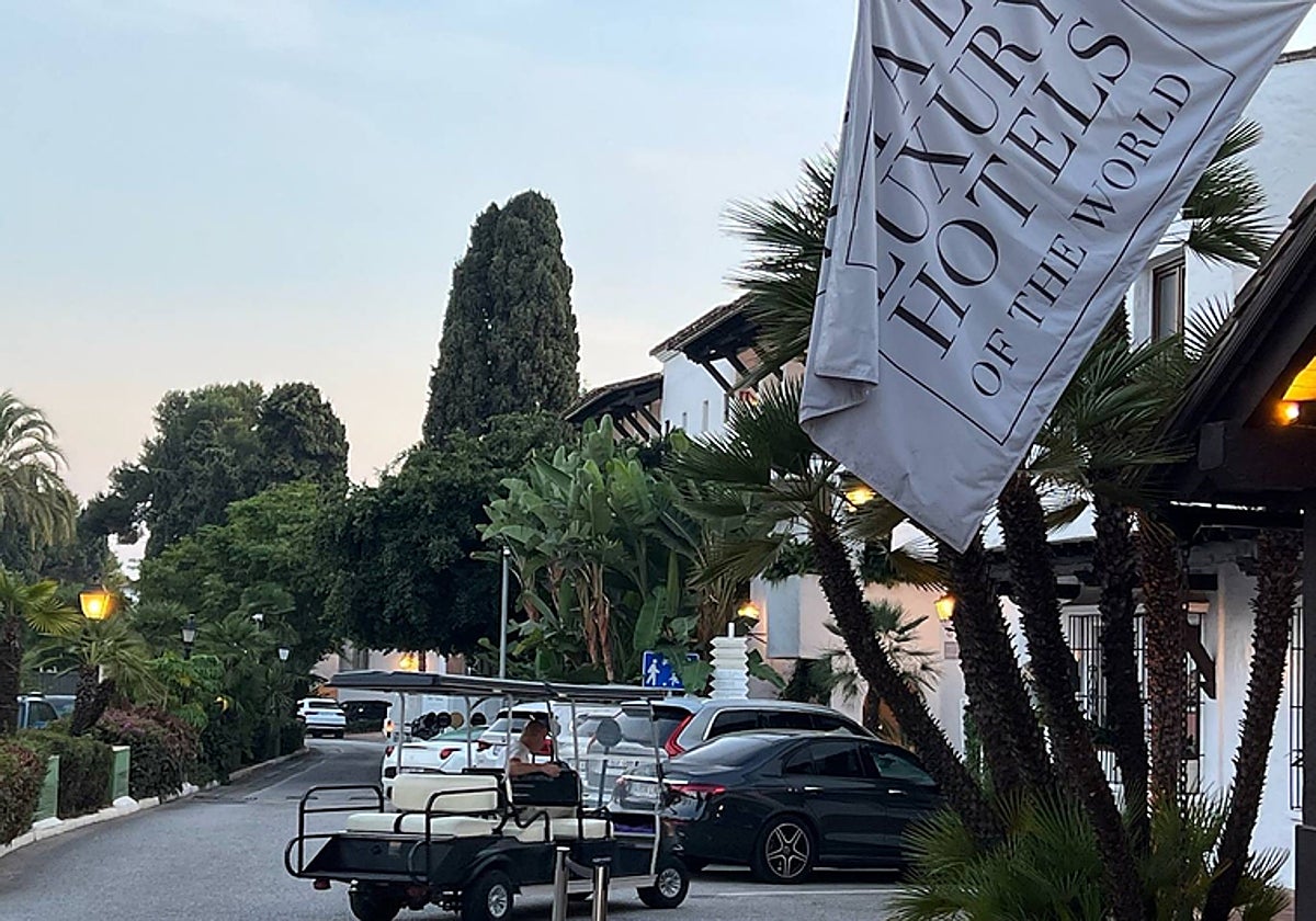 Acceso al hotel Puente Romano de Marbella