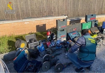El robo de 58.000 euros en latas de conserva en Santa Cruz de Mudela permite desarticular un presunto grupo criminal