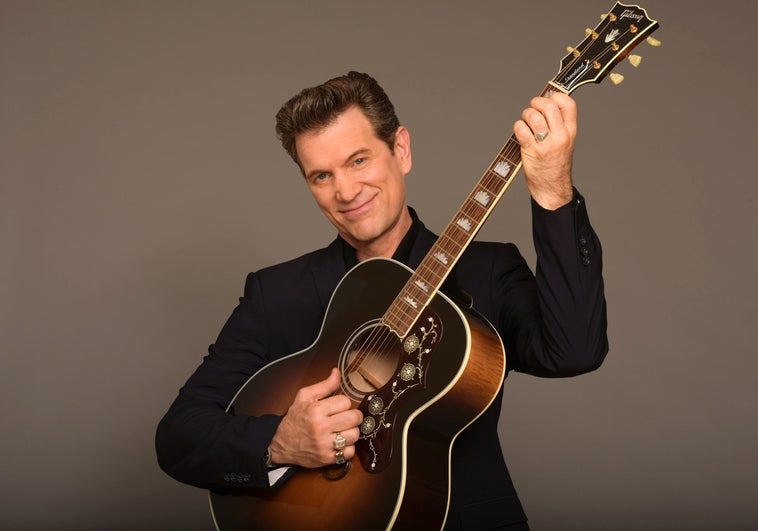 El antiguo Festival de Pedralbes renace en el Poble Espanyol con Chris Isaak, Anastacia y Fito Páez