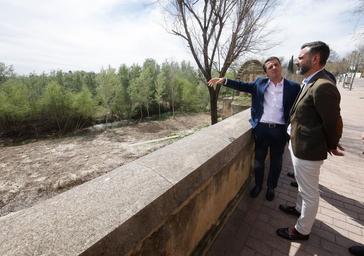 La Noria de la Albolafia, símbolo de Córdoba, lleva varios mandatos dando vueltas