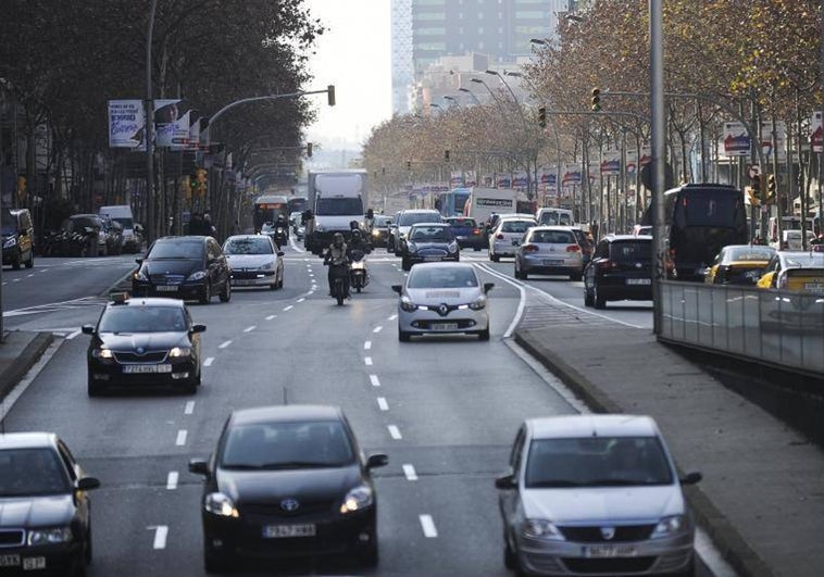 El túnel viario de la plaza España de Barcelona, cortado por obras durante toda la Semana Santa