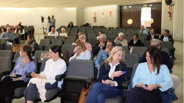 Asistentes a una de las conferencias ofrecida en las primeras jornadas de esta plataforma contra la discriminación lingüística