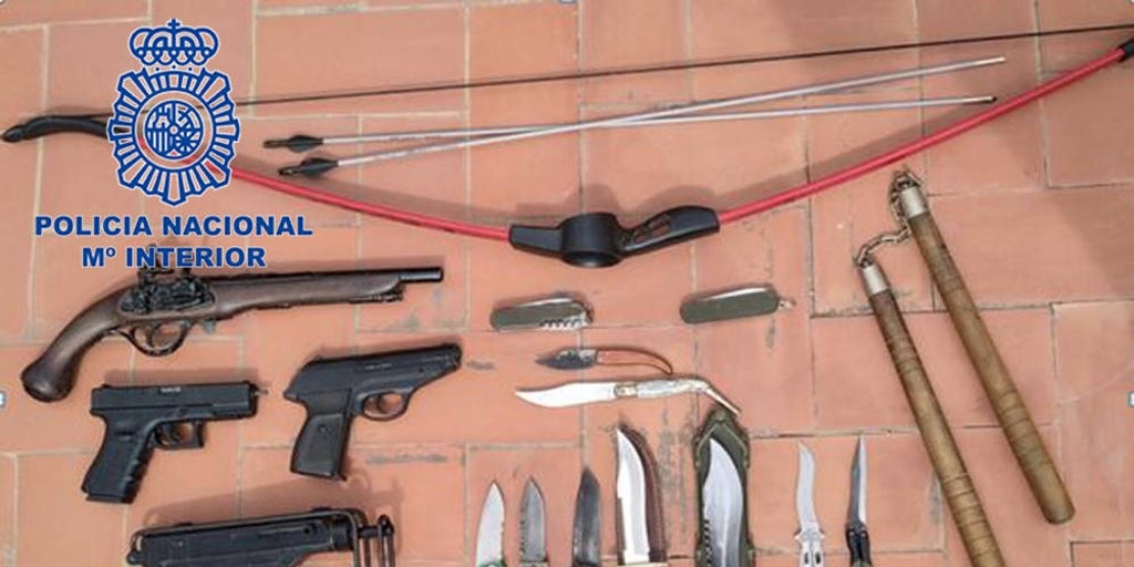 Hallan un arsenal en casa de un hombre tras amenazar de muerte a una abuela ya su nieta en Valencia