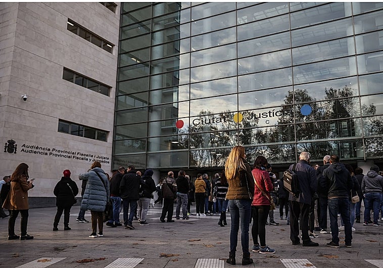 Cárcel para el padre que acuchilló al joven acusado de asesinar a su hijo de 16 años en Valencia