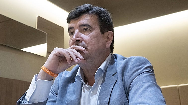 Giner lamenta que Ribó no pare la «sangría» de ayudas a «entidades catalanistas» y niegue su debate