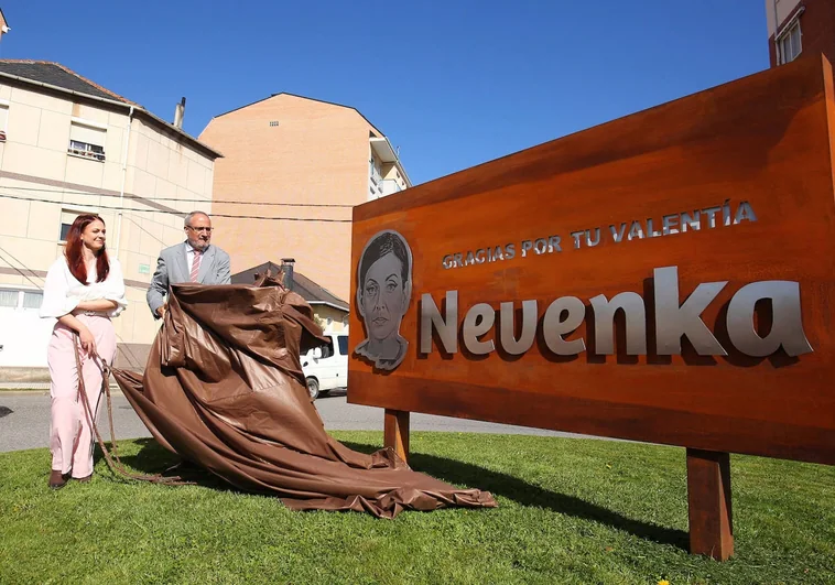 Un monumento salda la «deuda pendiente» de Ponferrada con la exconcejal Nevenka Fernández