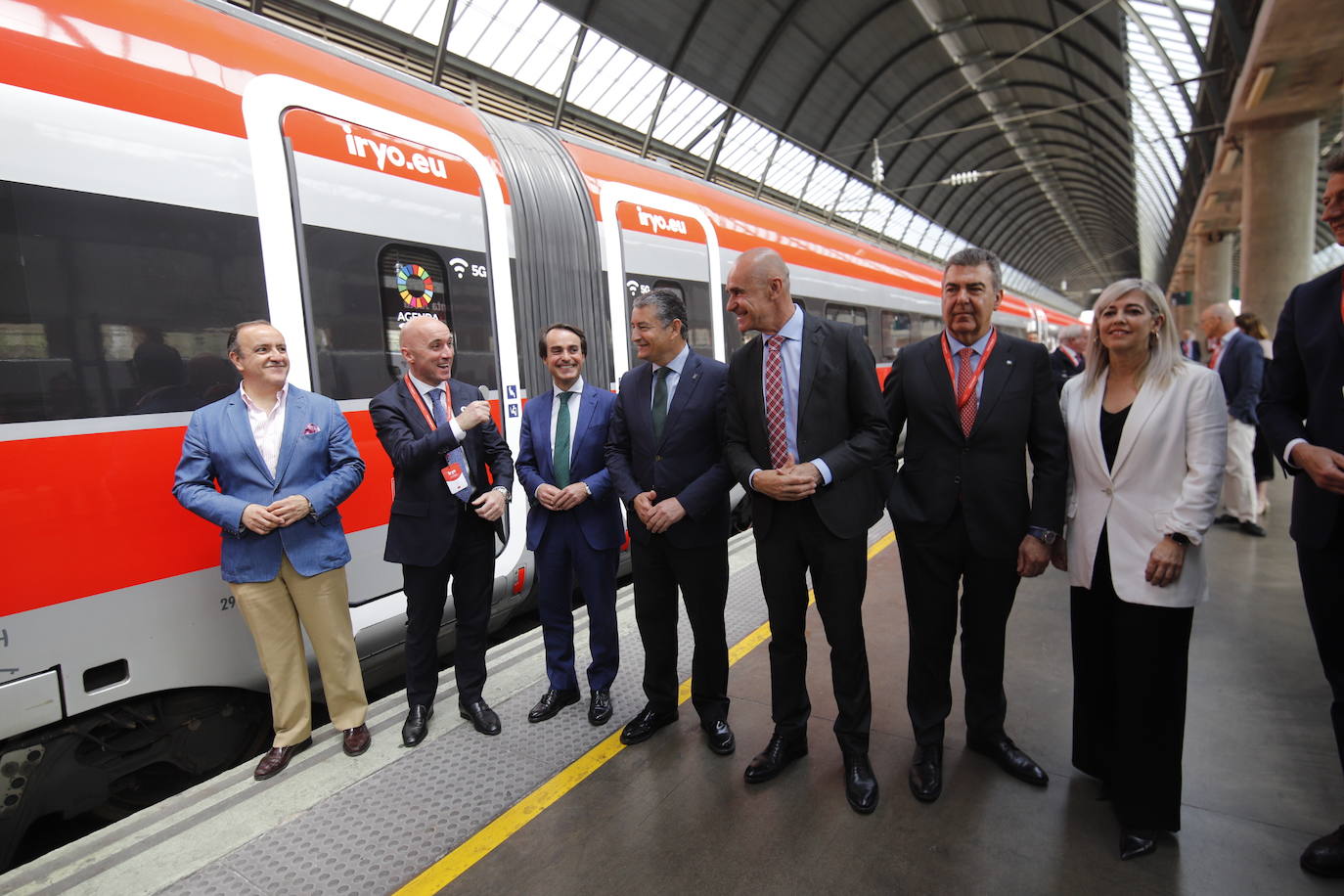 El viaje inaugural de las &#039;flechas rojas&#039; de Iryo desde Córdoba, en imágenes