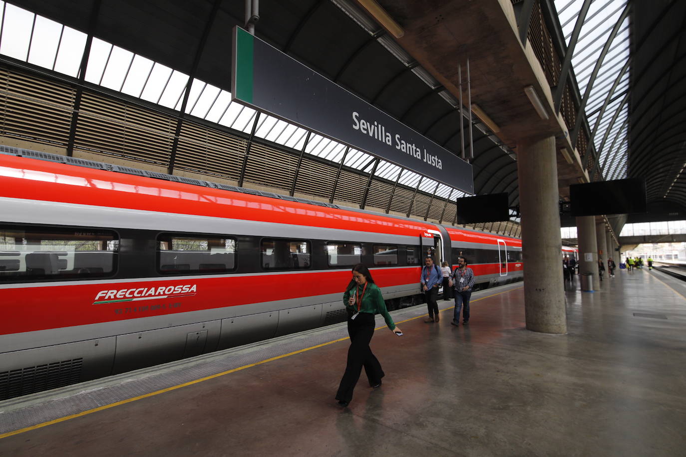 El viaje inaugural de las &#039;flechas rojas&#039; de Iryo desde Córdoba, en imágenes