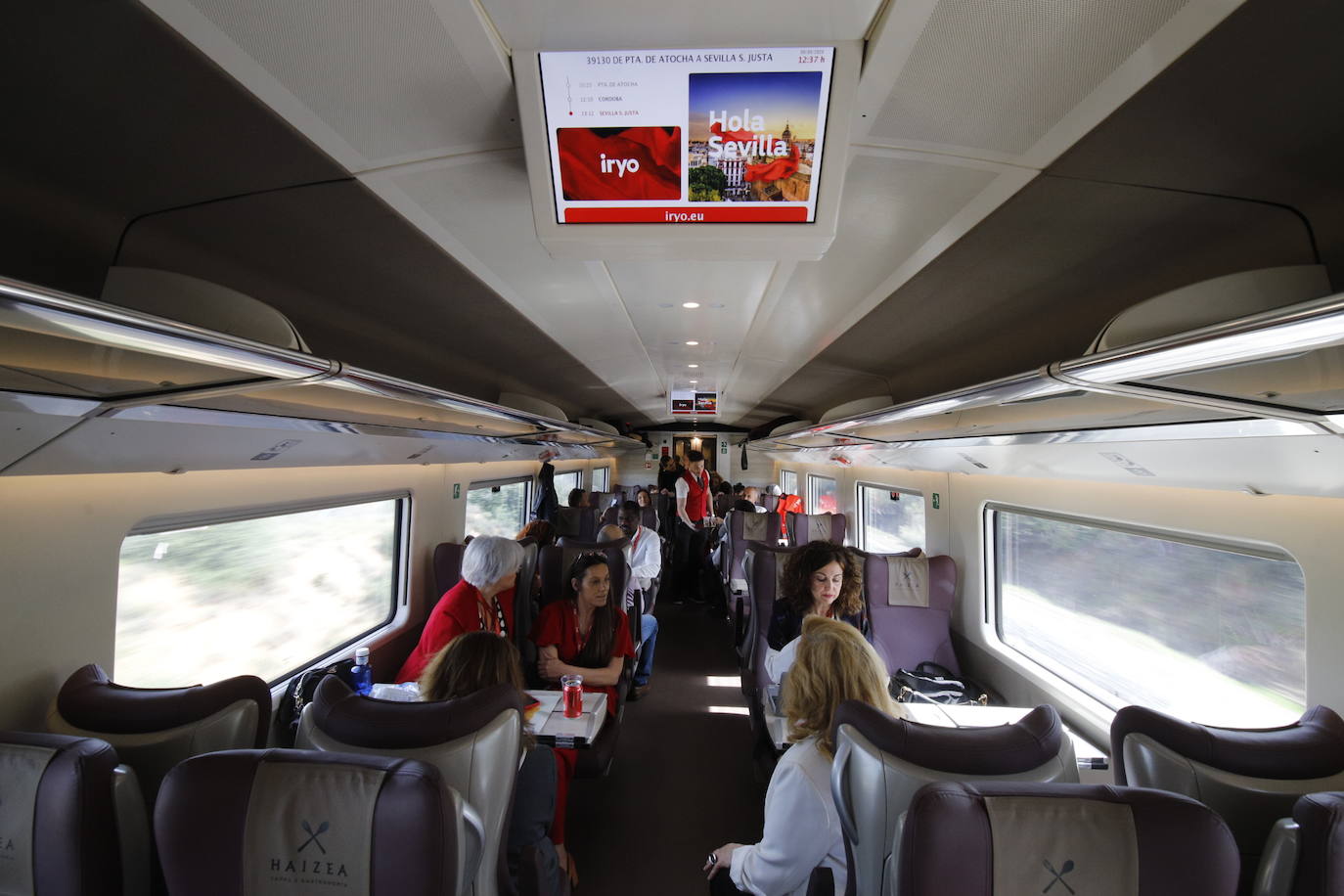 El viaje inaugural de las &#039;flechas rojas&#039; de Iryo desde Córdoba, en imágenes