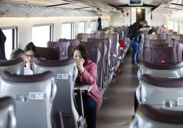 El viaje inaugural de las 'flechas rojas' de Iryo desde Córdoba, en imágenes