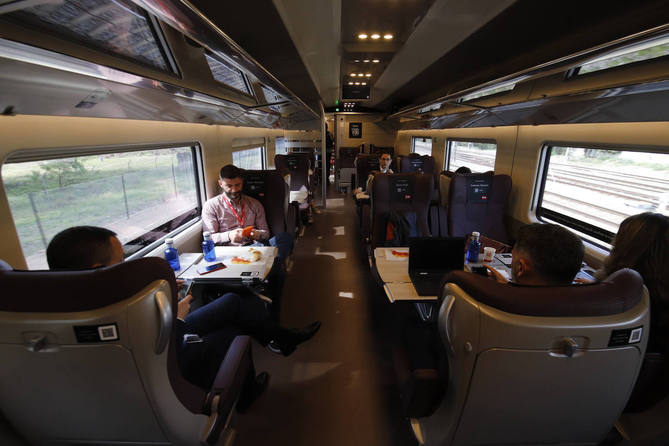 El viaje inaugural de las &#039;flechas rojas&#039; de Iryo desde Córdoba, en imágenes