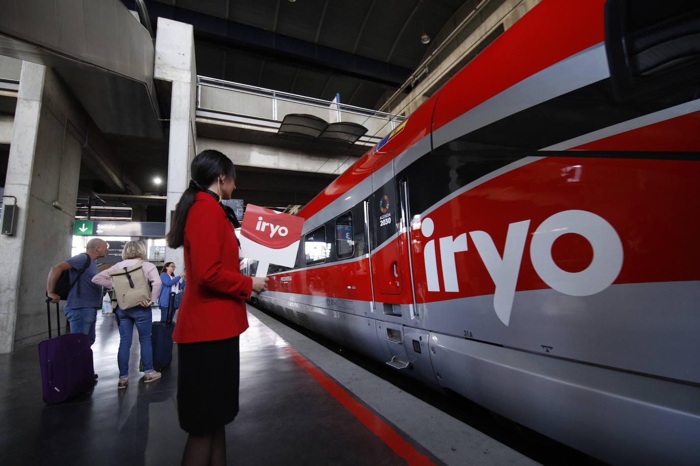 El viaje inaugural de las &#039;flechas rojas&#039; de Iryo desde Córdoba, en imágenes