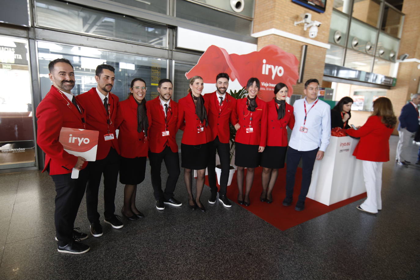 El viaje inaugural de las &#039;flechas rojas&#039; de Iryo desde Córdoba, en imágenes