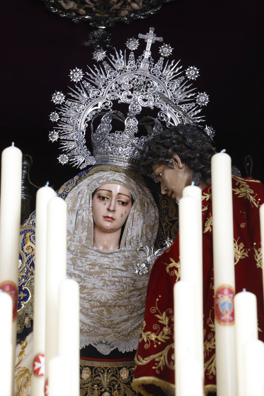 El besamanos de la Virgen de la Paz de Córdoba, en imágenes