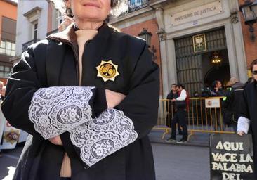 Los sindicatos convocan una huelga indefinida de todos los funcionarios de Justicia para pedir una mejora salarial