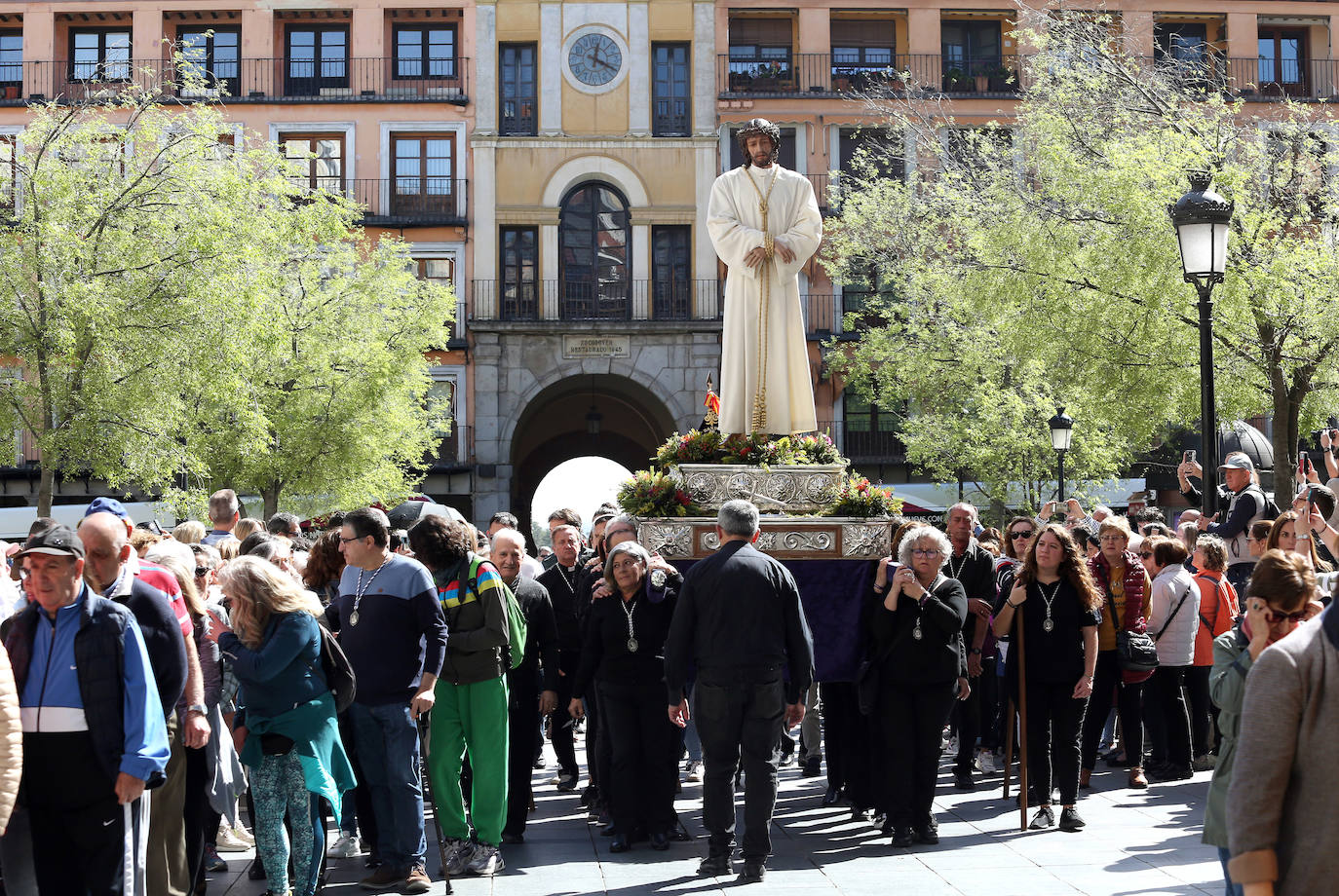 De las concepcionistas a la catedral: el traslado del Cristo Nazareno Cautivo