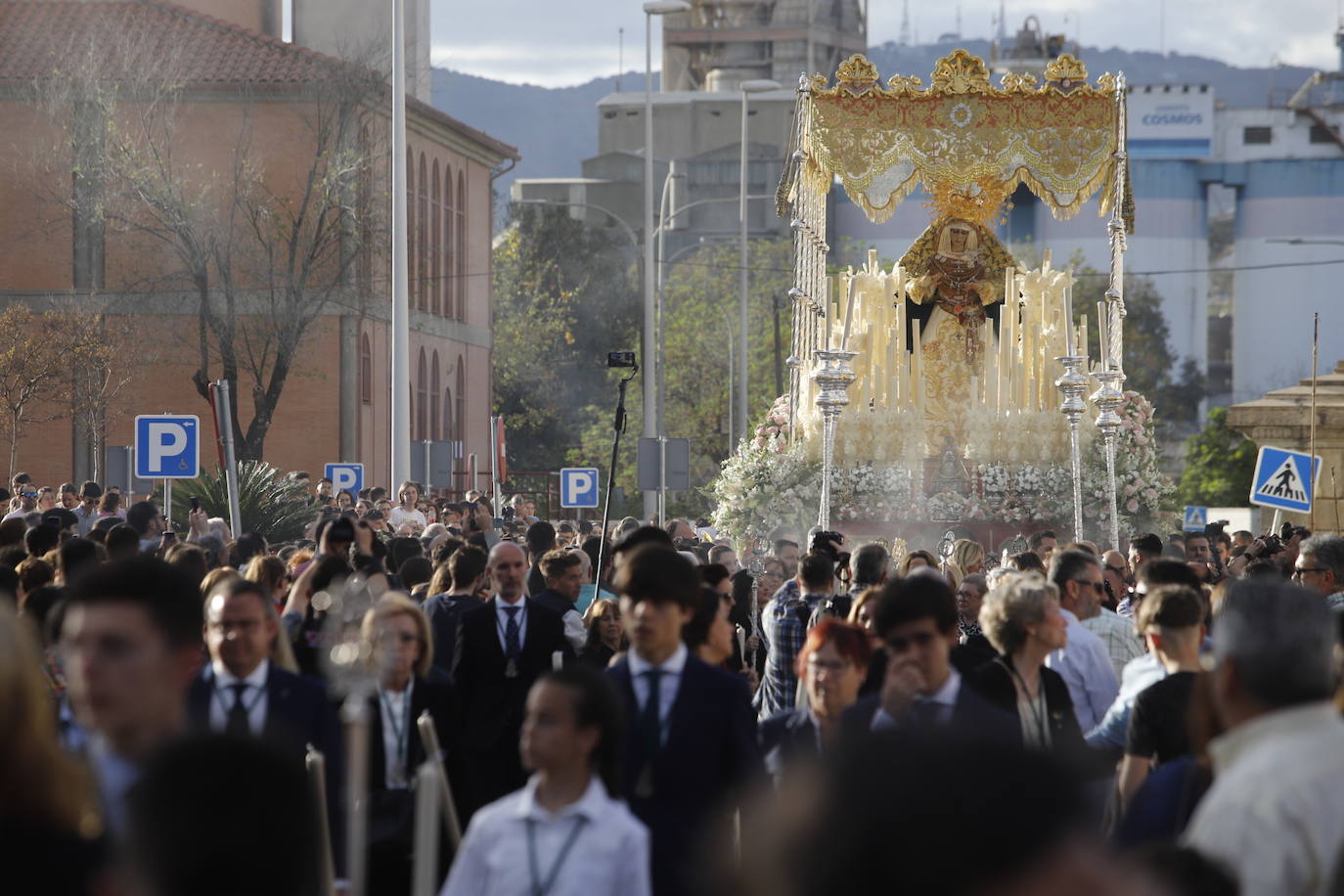 La procesión de la Virgen de la O el Sábado de Pasión de Córdoba, en imágenes