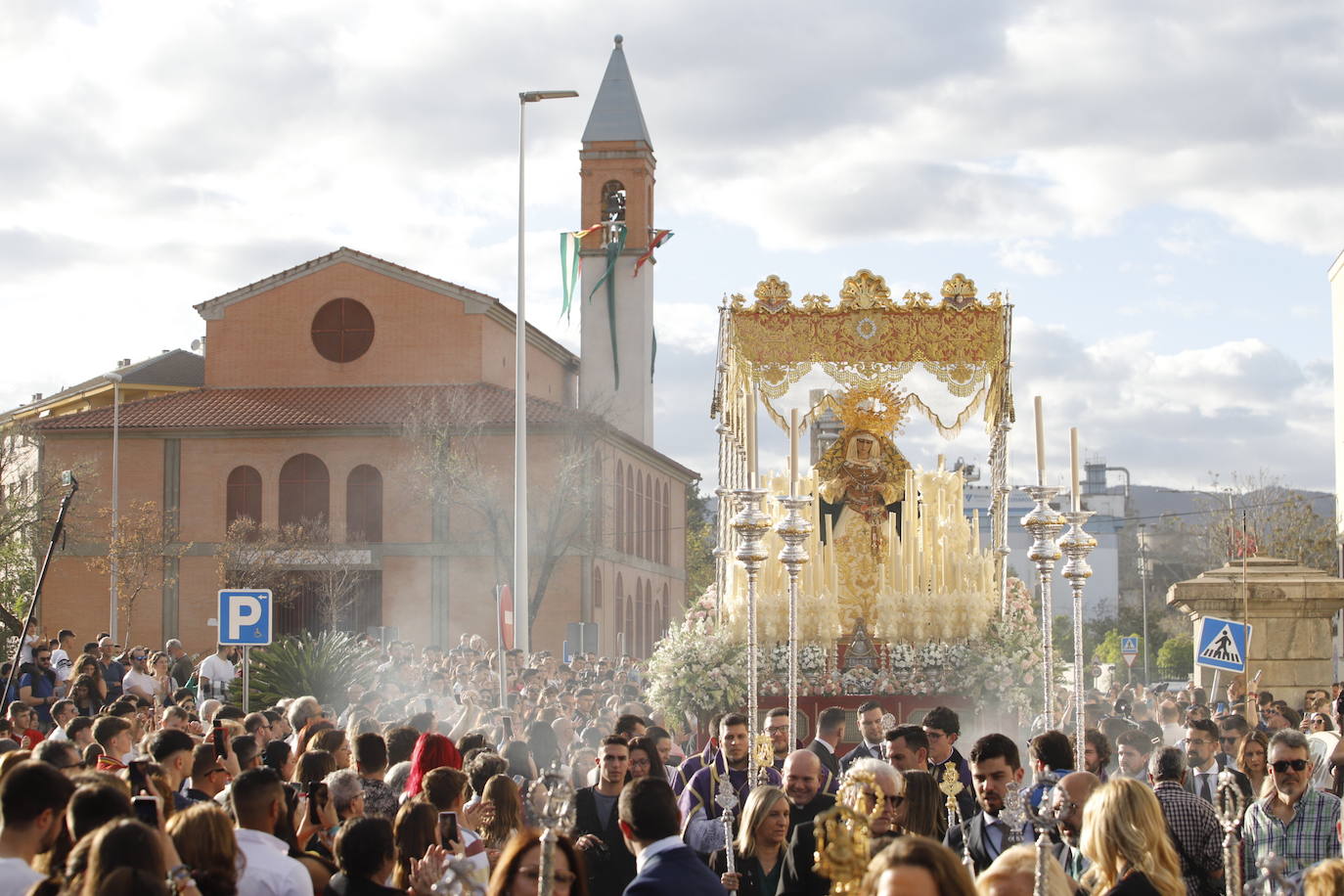 La procesión de la Virgen de la O el Sábado de Pasión de Córdoba, en imágenes