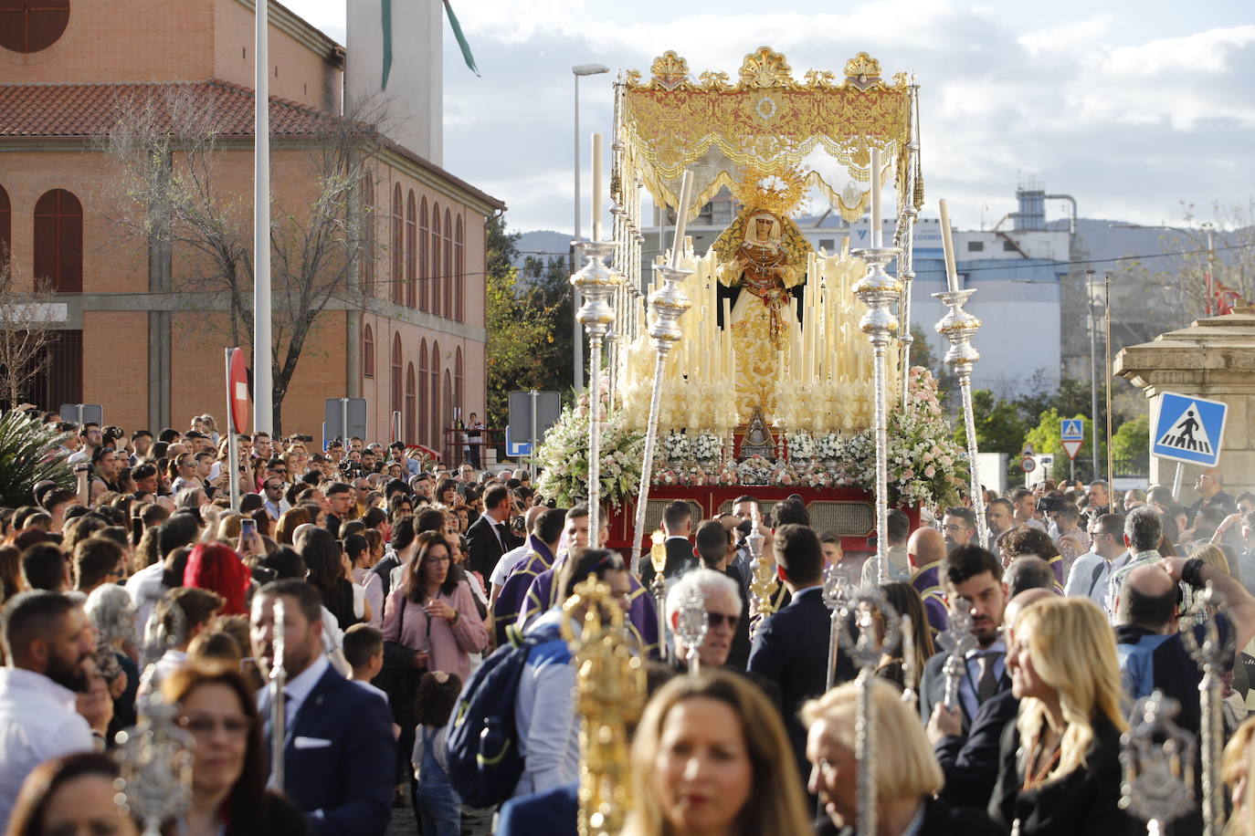 La procesión de la Virgen de la O el Sábado de Pasión de Córdoba, en imágenes