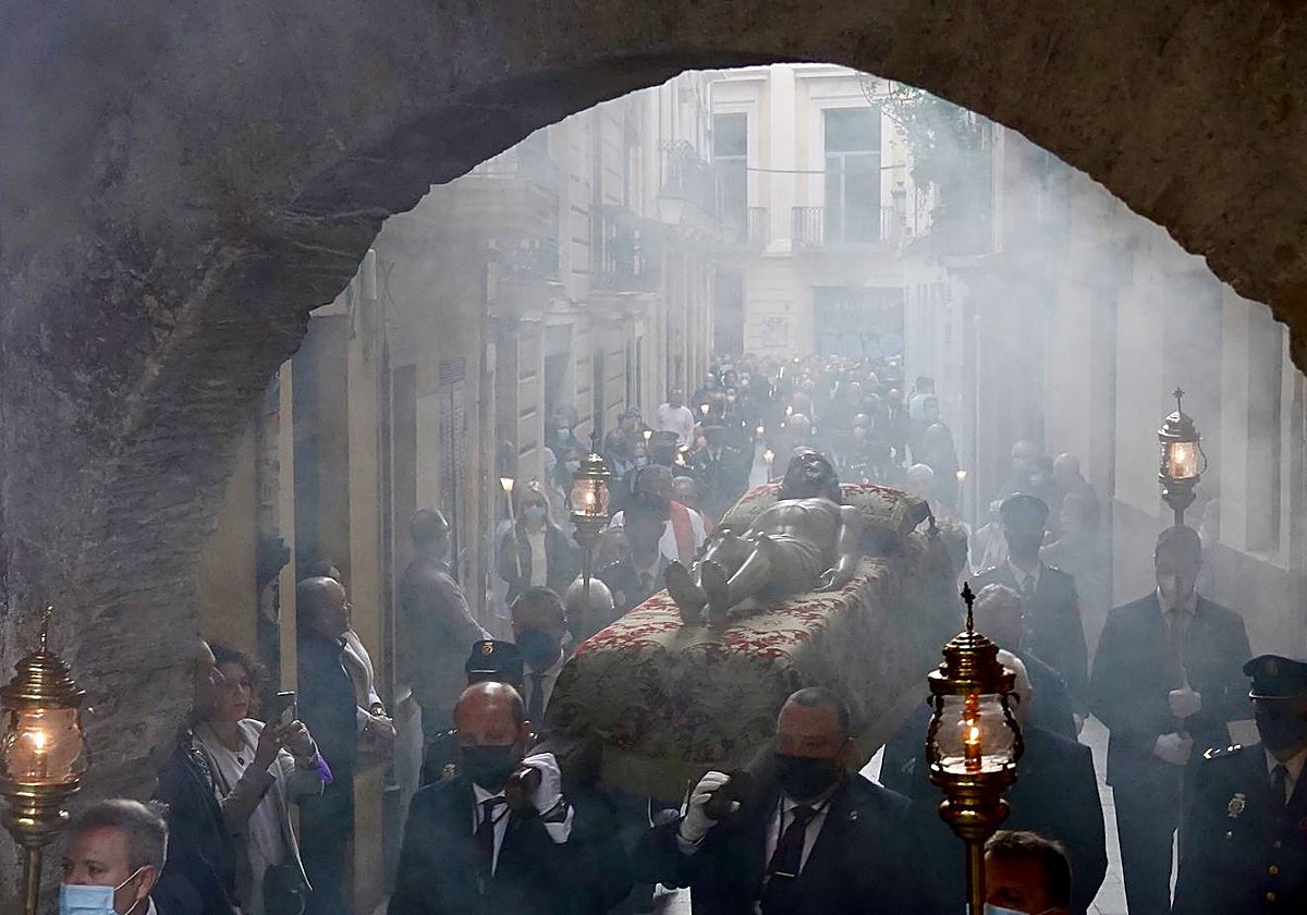 Imagen de archivo de una procesión de la Semana Santa en el centro de Valencia