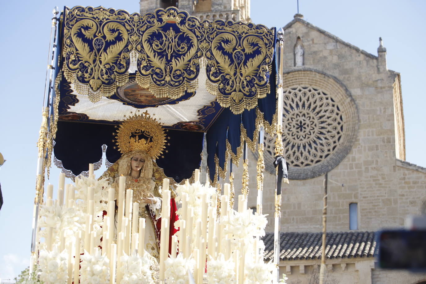 La esperada salida de la Entrada Triunfal el Domingo de Ramos de Córdoba, en imágenes