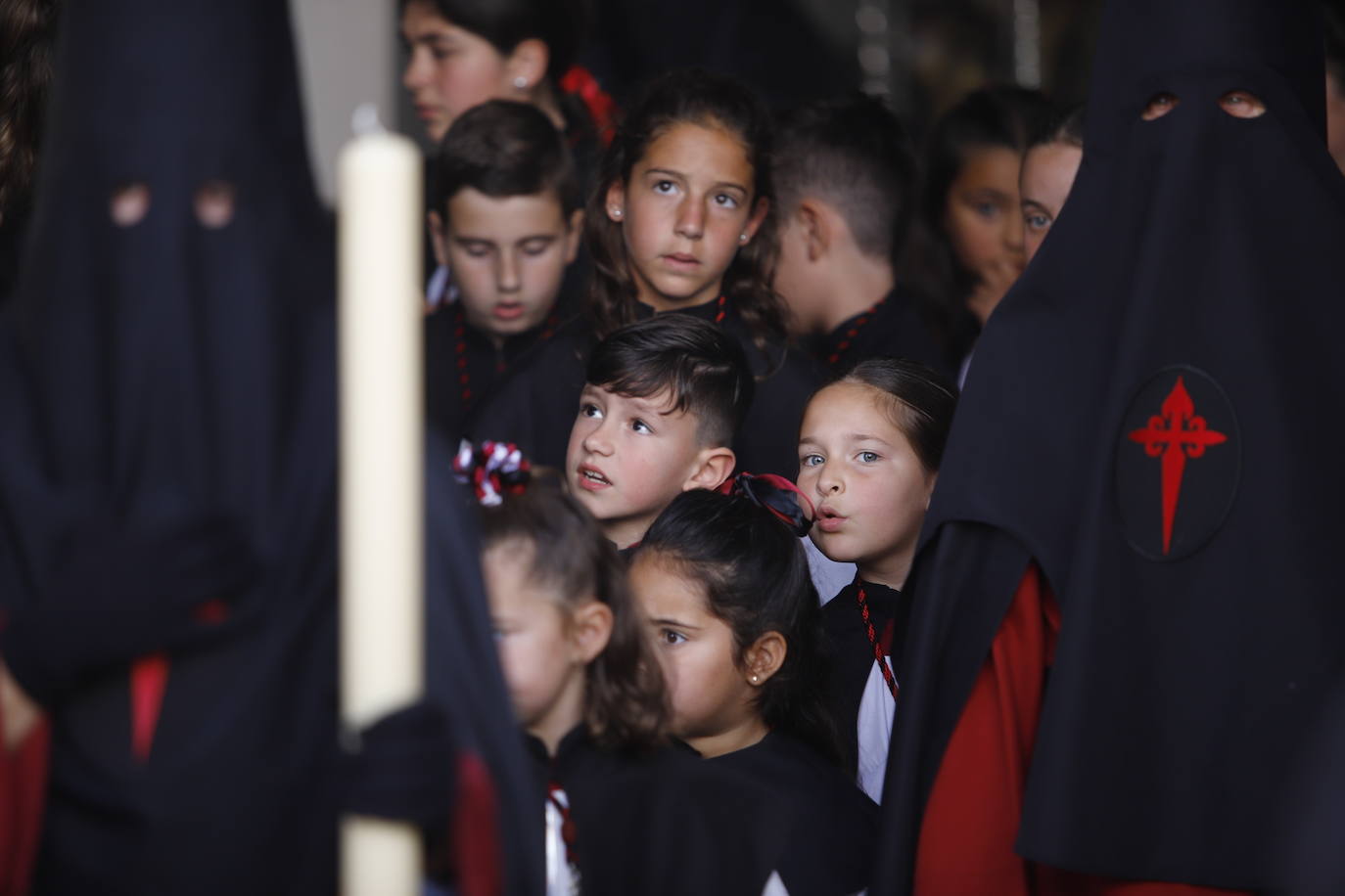 El multitudinario desfile de las Penas de Santiago de Córdoba el Domingo de Ramos, en imágenes