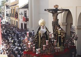 El multitudinario desfile de las Penas de Santiago de Córdoba el Domingo de Ramos, en imágenes