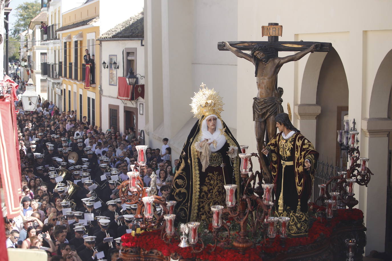 El multitudinario desfile de las Penas de Santiago de Córdoba el Domingo de Ramos, en imágenes