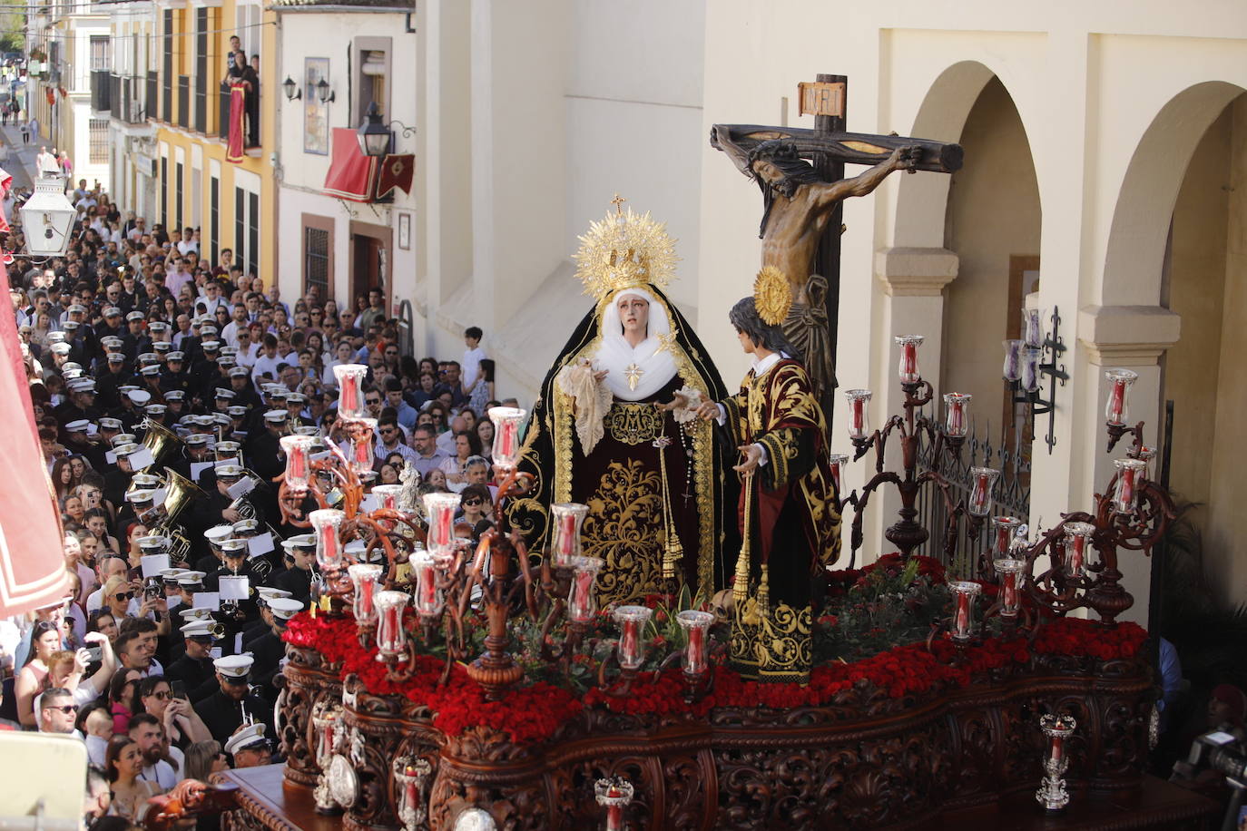 El multitudinario desfile de las Penas de Santiago de Córdoba el Domingo de Ramos, en imágenes