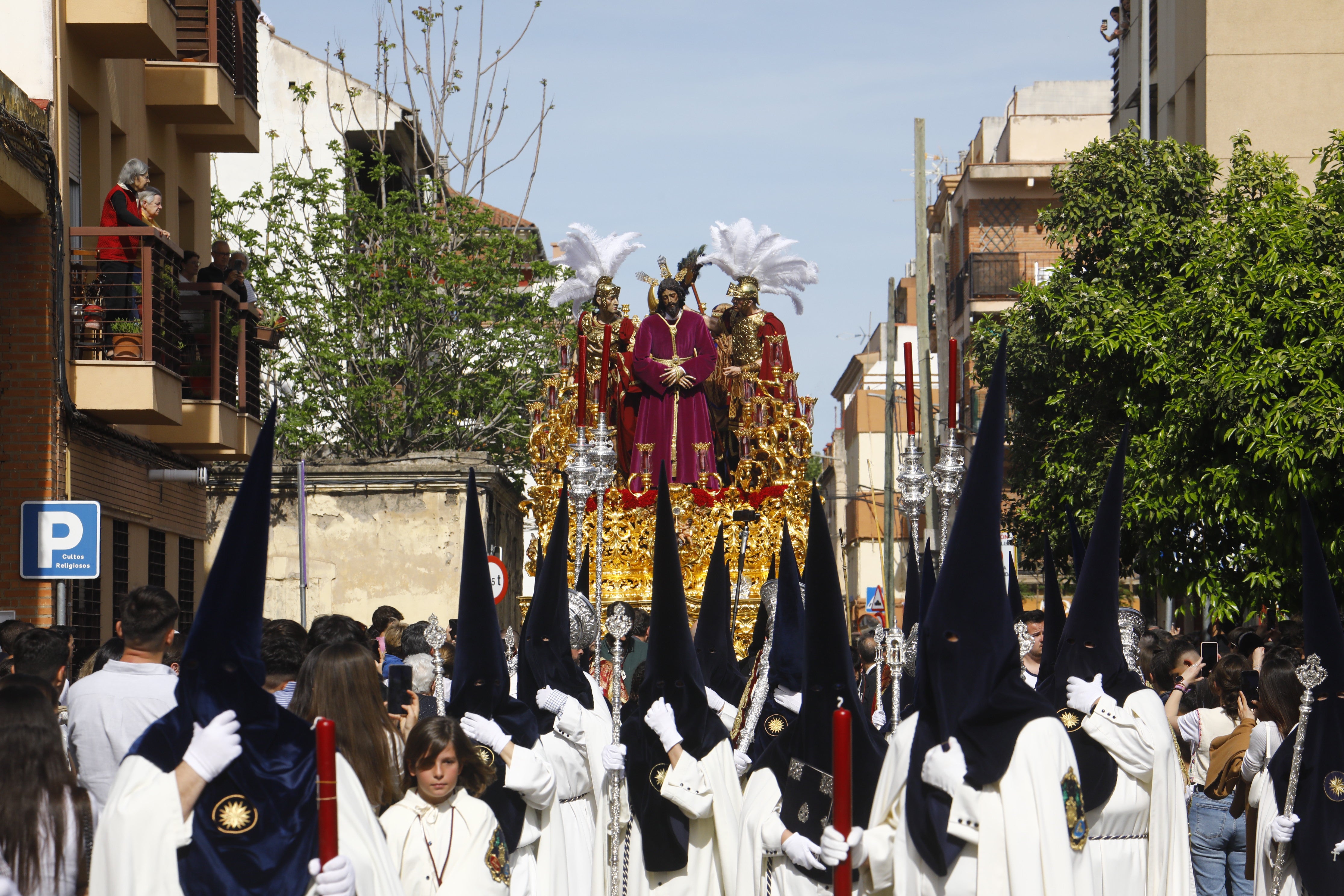 Fotos | Barrio y sentir popular de la Estrella en el Lunes Santo