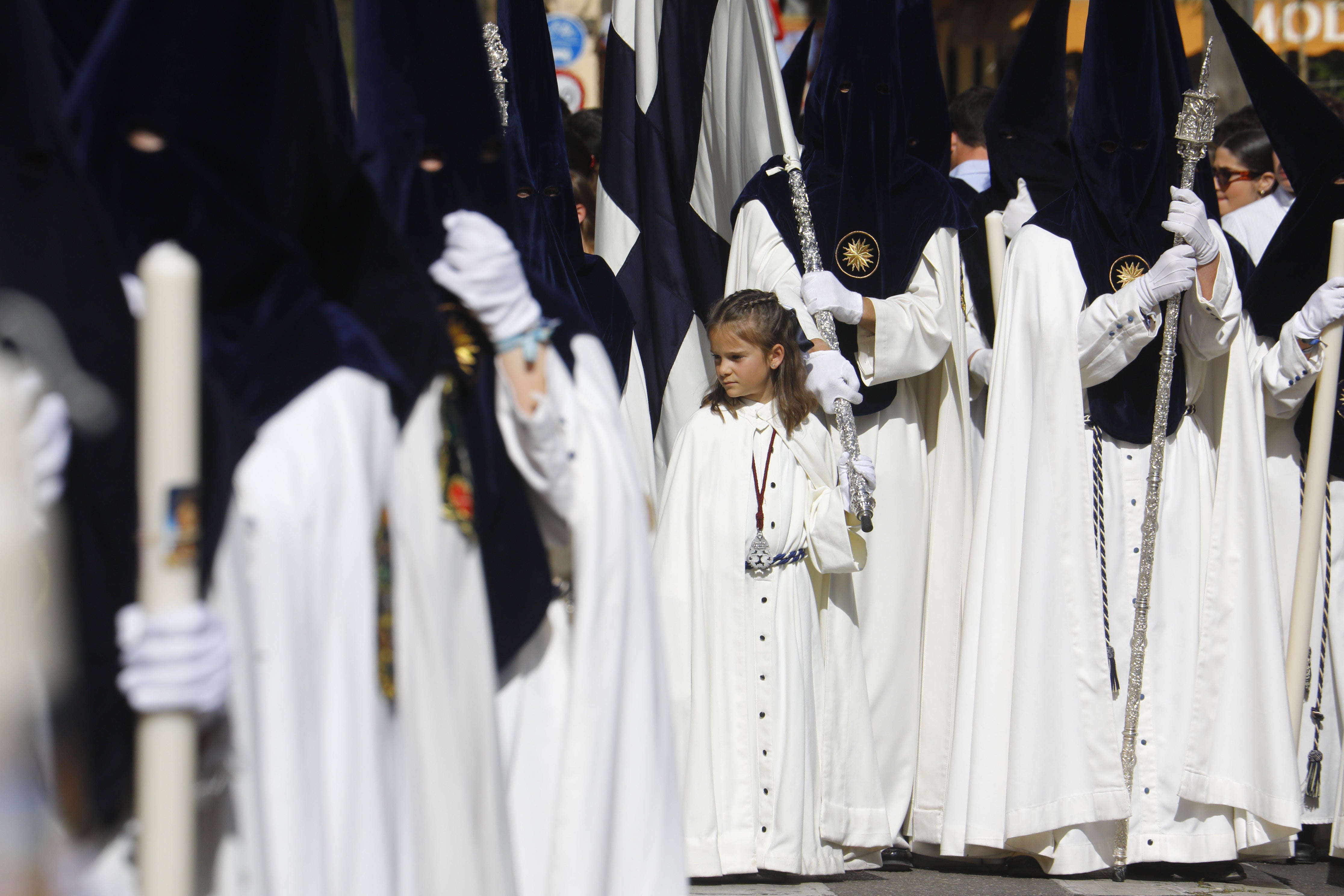 Fotos | Barrio y sentir popular de la Estrella en el Lunes Santo