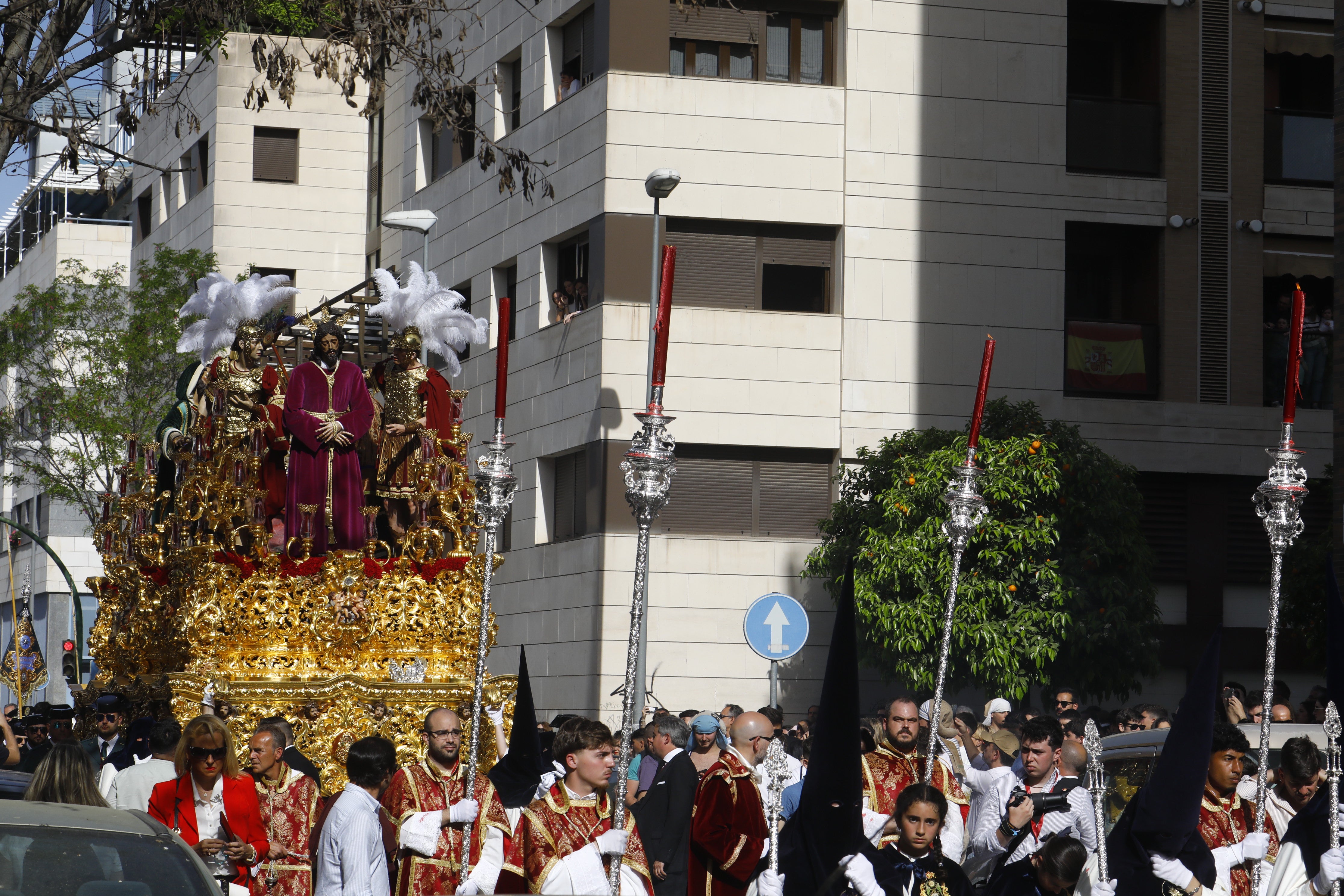 Fotos | Barrio y sentir popular de la Estrella en el Lunes Santo