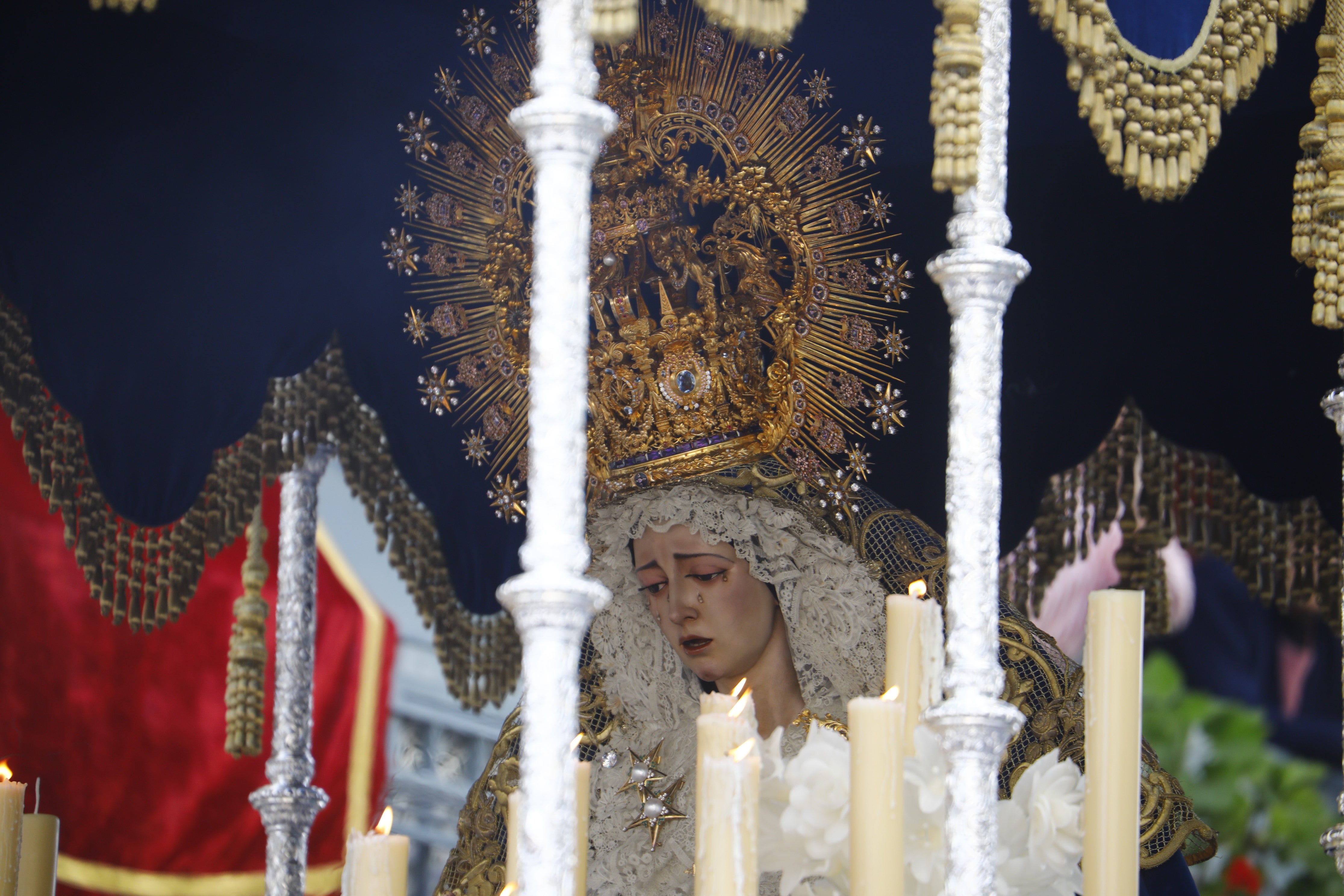 Fotos | Barrio y sentir popular de la Estrella en el Lunes Santo