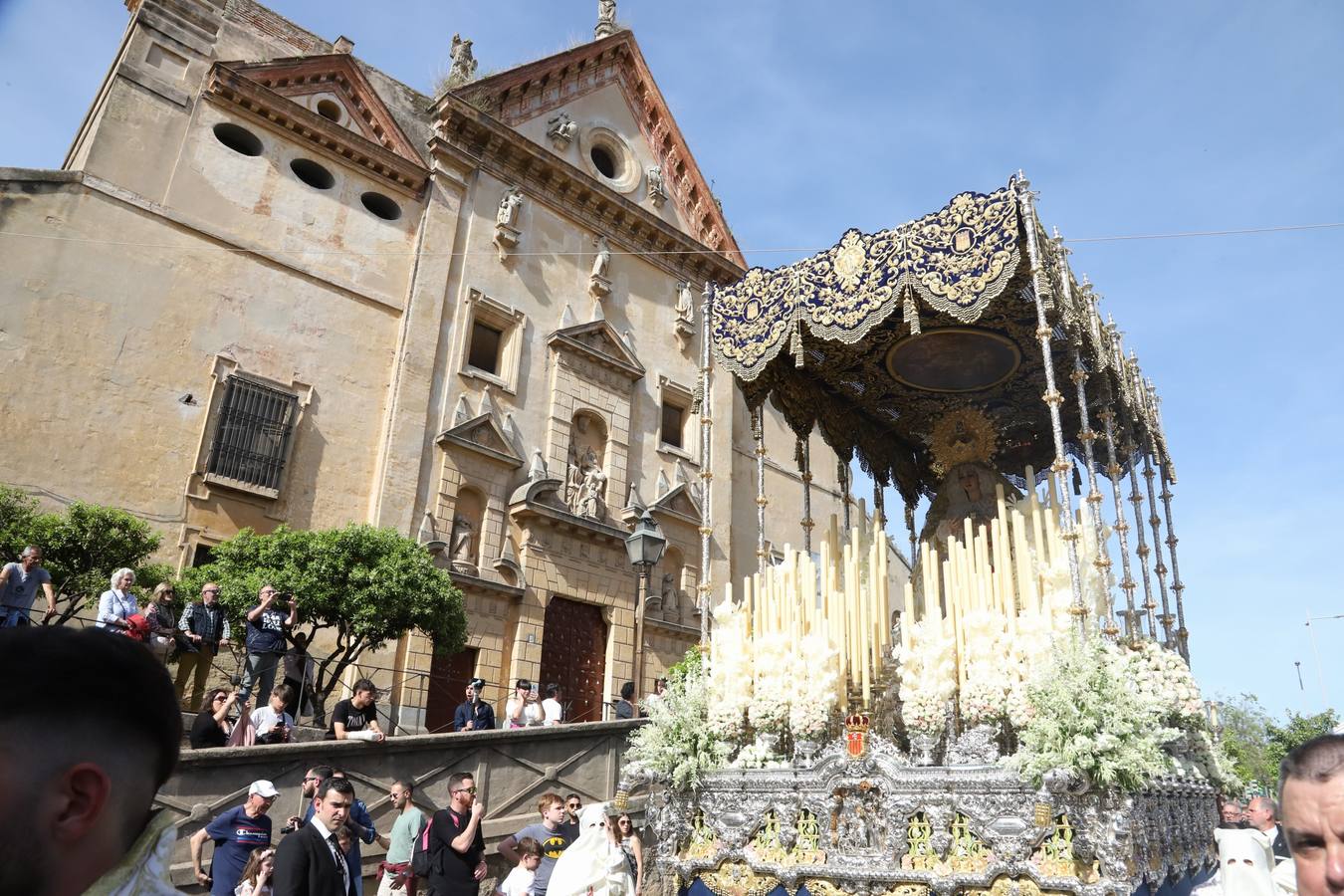 Fotos |Lunes Santo: la luminosa hermandad de la Merced, en imágenes