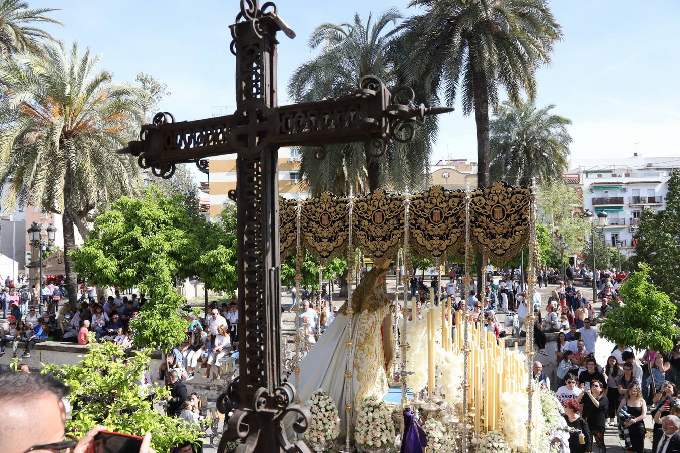 Fotos |Lunes Santo: la luminosa hermandad de la Merced, en imágenes