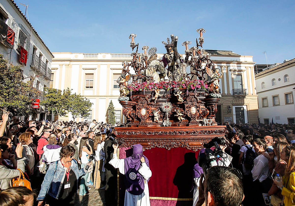 El Cristo de la Santa Faz tras su salida en 2019 de la iglesia de la Trinidad