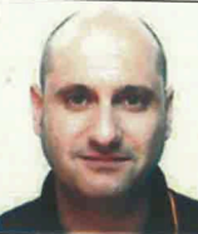 Imagen secundaria 2 - Antonio Caba, sobre estas líneas a la derecha, y su cómplice, Gaspar Rivera (izquierda). // Arriba del todo, Rivera grabado en una gasolinera cuando viajó a Albacete para deshacerse del coche del empresario